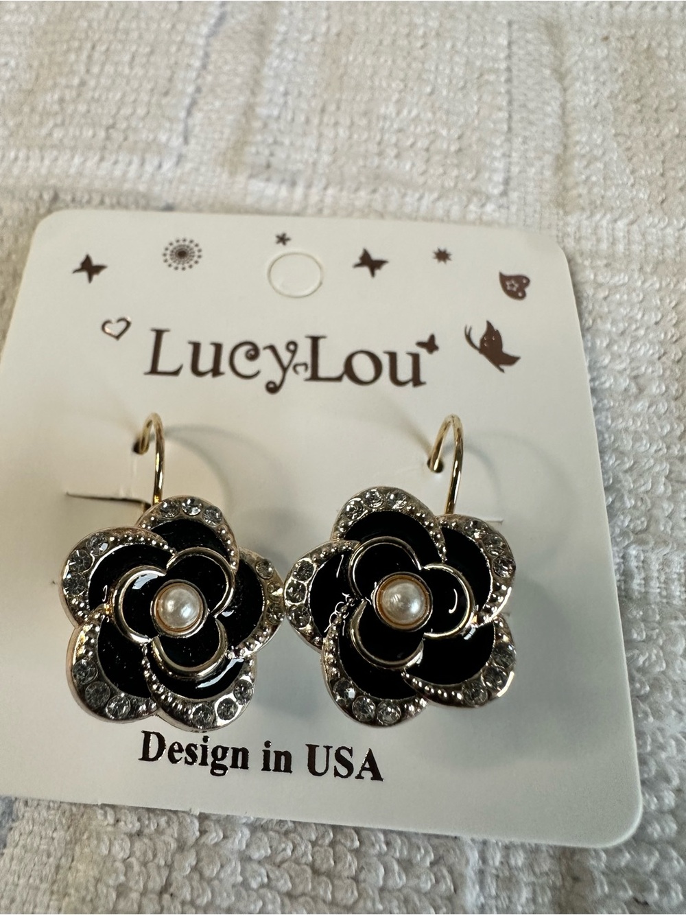 Unk Black Flower Pearl & Crystal Hook Earrings